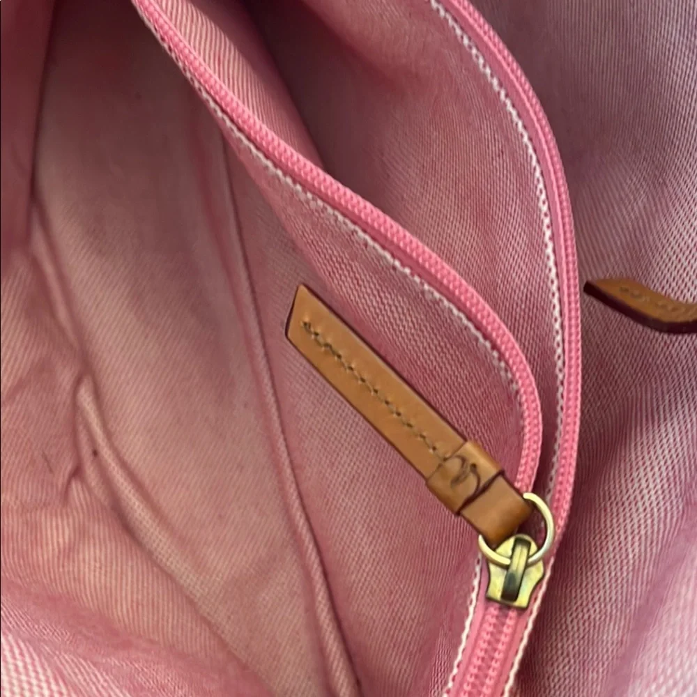 Classic Dooney and Bourke Bag - Picture 11 of 11